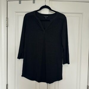 41 Hawthorn black quarter sleeve v neck